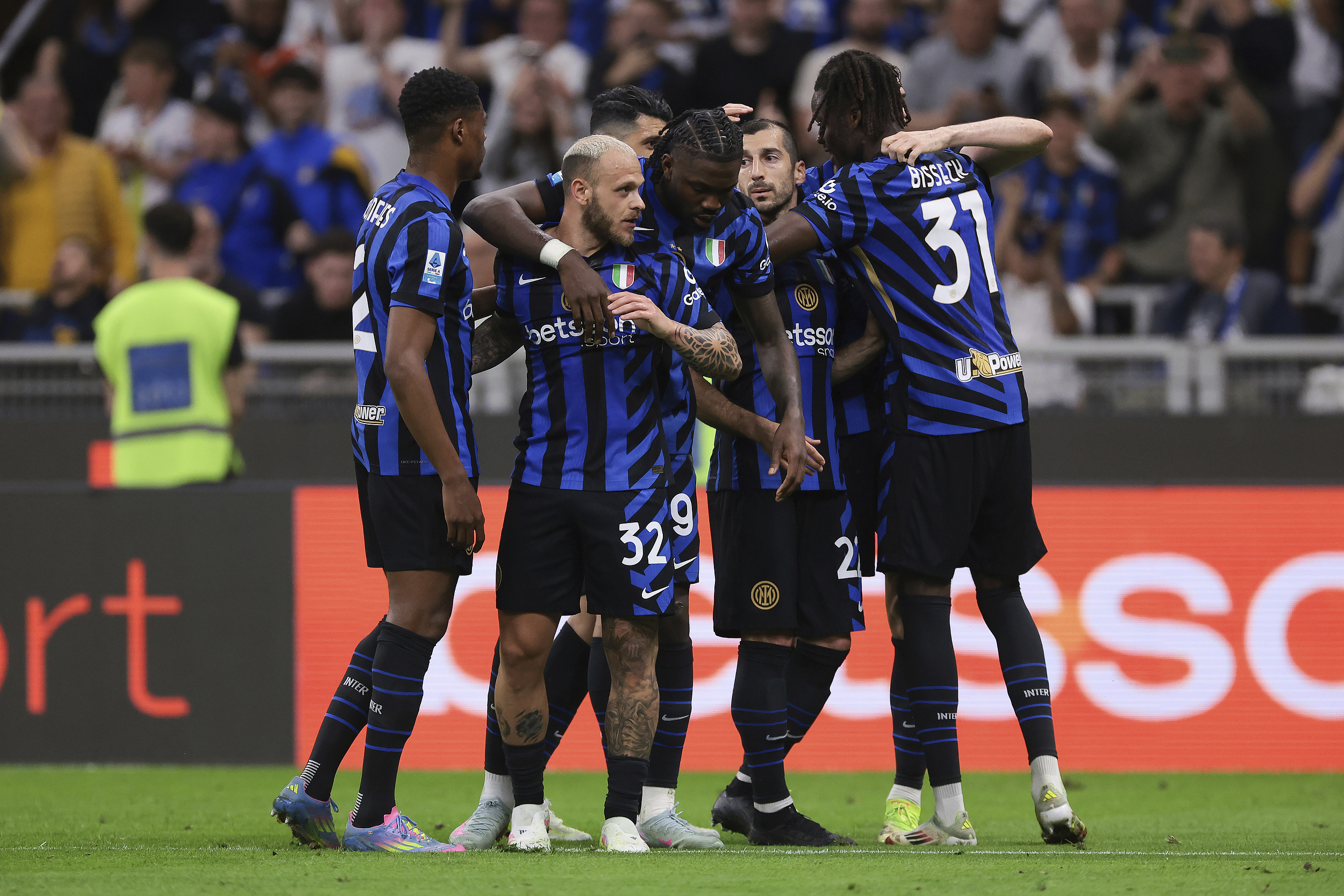 金年会登录入口-赛地聚焦:意甲窗口期热度飙升,那不勒斯临场应变,更衣室稳定,年轻球员得到机会的简单介绍-金年会登录入口